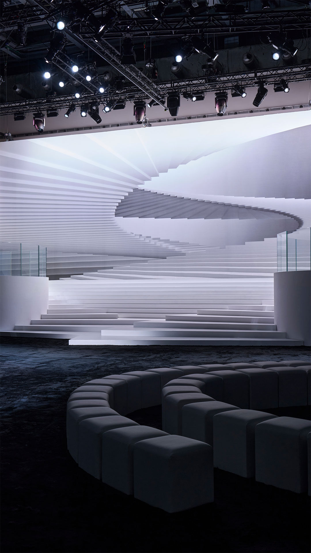 Versace 2024 秋冬系列时装秀