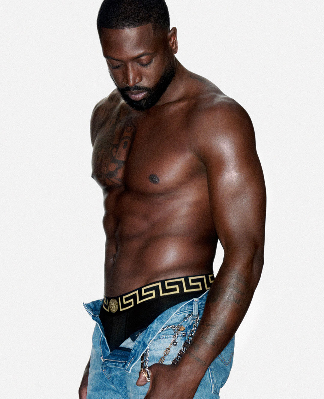 Dwyane Wade 倾情演绎 Versace 内衣系列