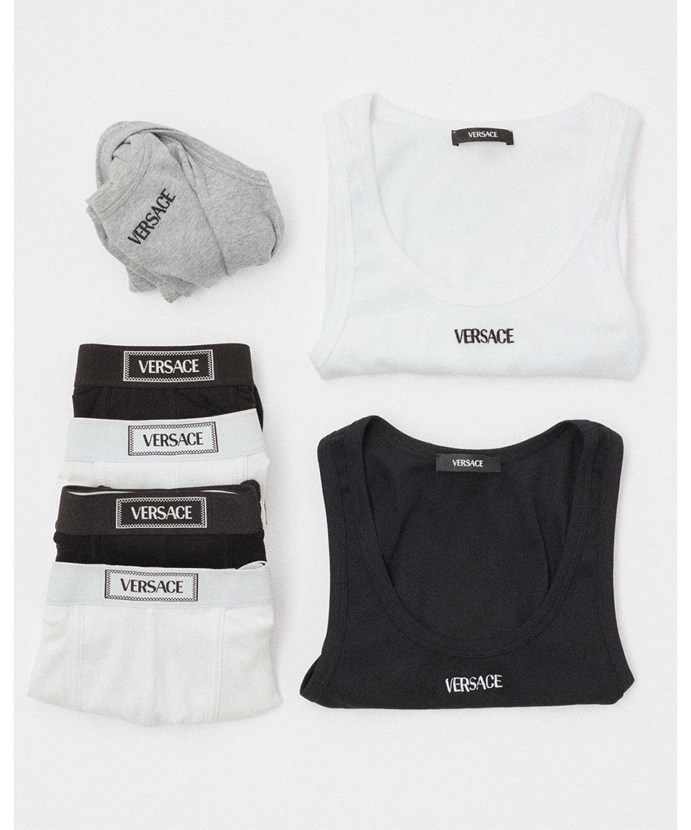 Dwyane Wade 倾情演绎 Versace 内衣系列