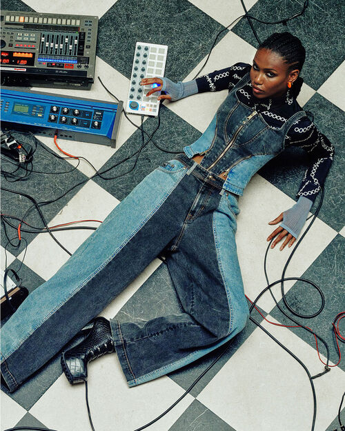 Versace Jeans Couture 2023 秋冬系列